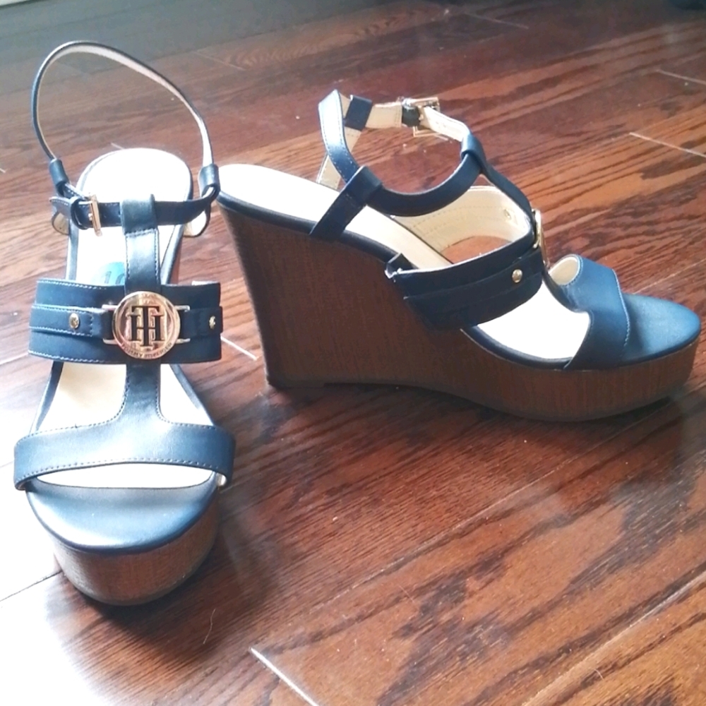 Shoes - Picture 3 of 4